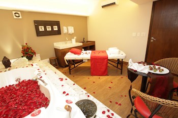Bourbon Curitiba Hotel & Suites