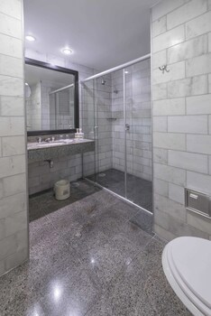 Bourbon Curitiba Hotel & Suites