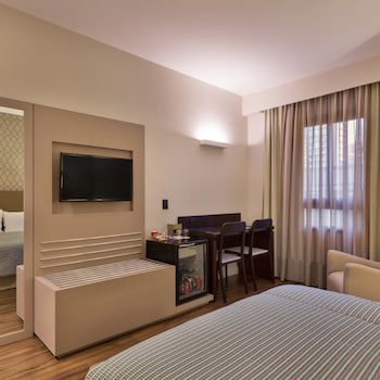 Bourbon Curitiba Hotel & Suites
