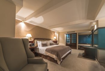Bourbon Curitiba Hotel & Suites