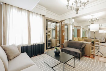 Bourbon Curitiba Hotel & Suites