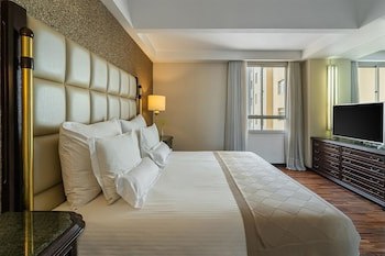 Bourbon Curitiba Hotel & Suites