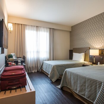 Bourbon Curitiba Hotel & Suites