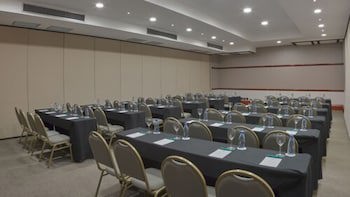 Bourbon Curitiba Hotel & Suites