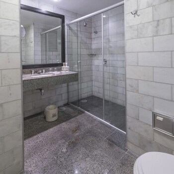 Bourbon Curitiba Hotel & Suites