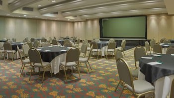 Bourbon Curitiba Hotel & Suites