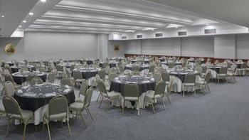 Bourbon Curitiba Hotel & Suites