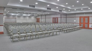 Bourbon Curitiba Hotel & Suites