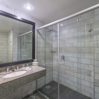 Bourbon Curitiba Hotel & Suites