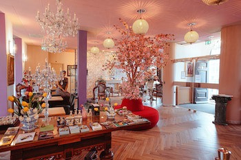 Grand Museum Hotel, Bw Signature Collection