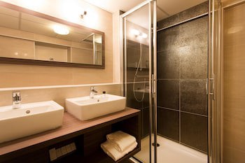 Grand Museum Hotel, Bw Signature Collection