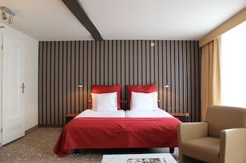Grand Museum Hotel, Bw Signature Collection