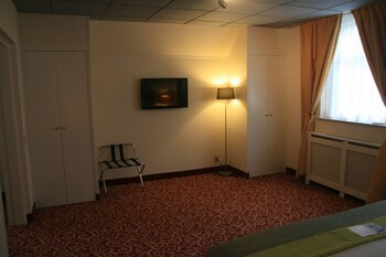 Grand Museum Hotel, Bw Signature Collection