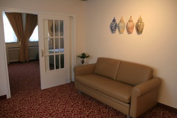Grand Museum Hotel, Bw Signature Collection