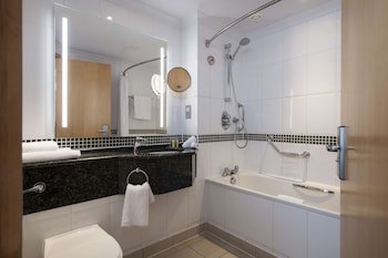 Doubletree By Hilton Swindon