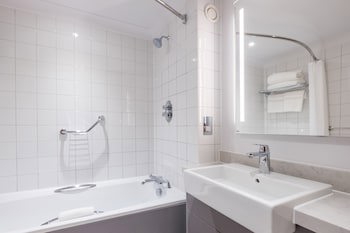 Doubletree By Hilton Swindon