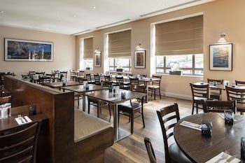 Doubletree By Hilton Swindon