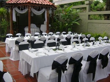 Kapok Hotel