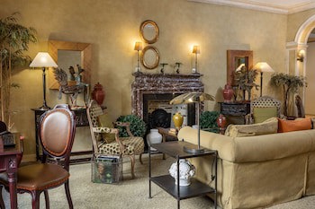 As Janelas Verdes Inn, A Lisbon Heritage Collection