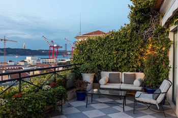 As Janelas Verdes Inn, A Lisbon Heritage Collection