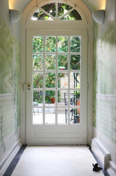 As Janelas Verdes Inn, A Lisbon Heritage Collection