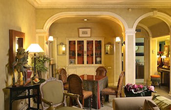 As Janelas Verdes Inn, A Lisbon Heritage Collection