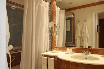 As Janelas Verdes Inn, A Lisbon Heritage Collection