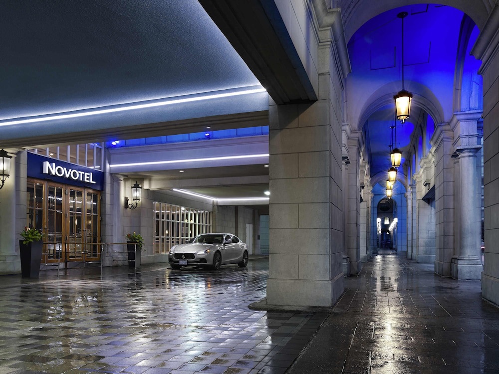 Novotel Toronto Centre