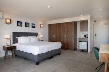 Avila Beach Hotel