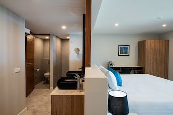 Avila Beach Hotel