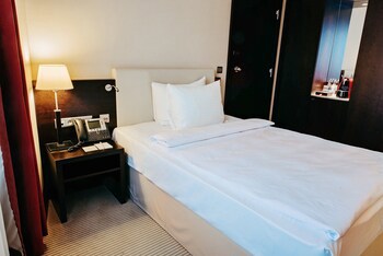 Crowne Plaza Bratislava, An Ihg Hotel