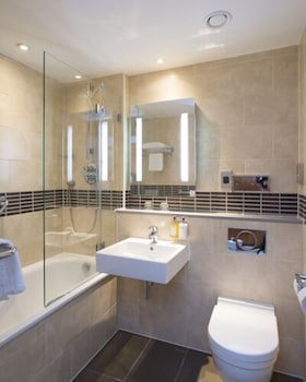 Bush Hotel Farnham