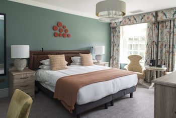 Bush Hotel Farnham