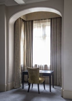 Bush Hotel Farnham