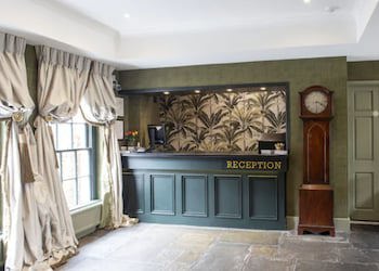 Bush Hotel Farnham