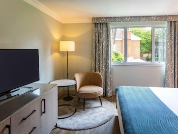 Bush Hotel Farnham