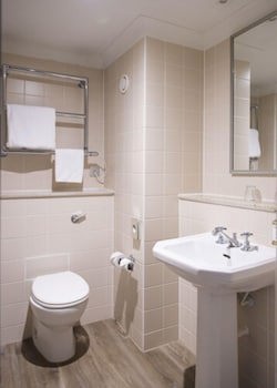 Bush Hotel Farnham