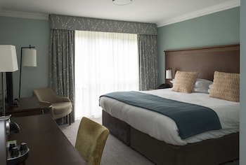 Bush Hotel Farnham
