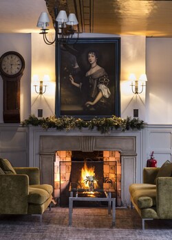 Bush Hotel Farnham