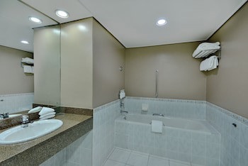 Holiday Inn Harare, An Ihg Hotel