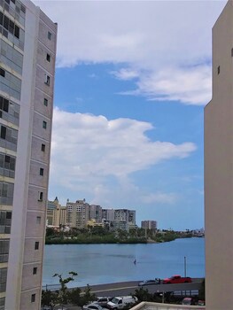 El Canario By The Lagoon