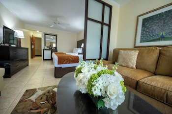 Comfort Suites Paradise Island