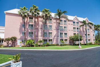 Comfort Suites Paradise Island