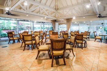 Comfort Suites Paradise Island
