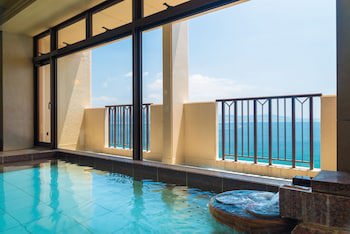 Aoawo Naruto Resort