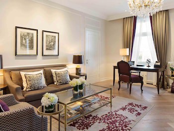 Fairmont Hotel Vier Jahreszeiten Hamburg galeri fotoğrafı