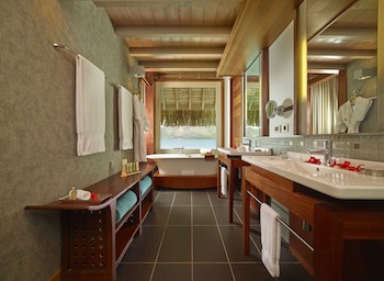 Intercontinental Bora Bora Resort And Thalasso Spa, An Ihg Hotel