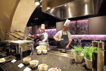 Golden Tulip Hotel Central
