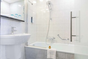Golden Tulip Hotel Central
