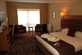 Legacy Rose And Crown Hotel